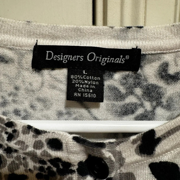 Designers Originals Black White Floral Button Down Cardigan Sweater Sz L - Picture 4 of 10